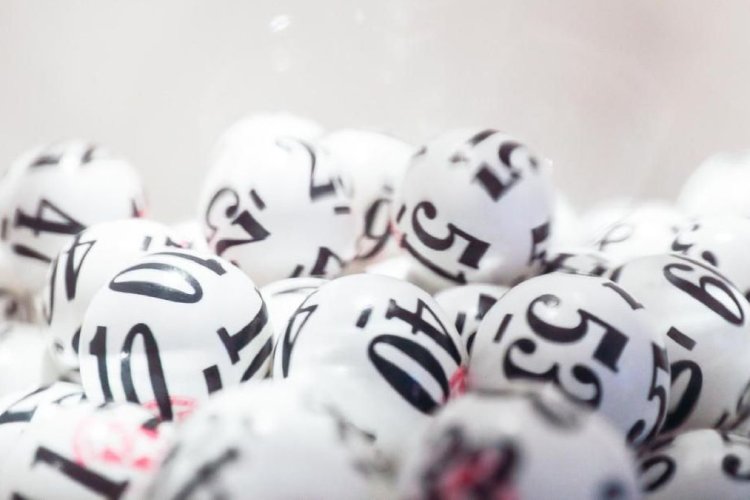 Pria China Menang Lotre Rp588 Miliar, Pilih Pakai Kostum Boneka demi Sembunyikan Identitas dari Istri