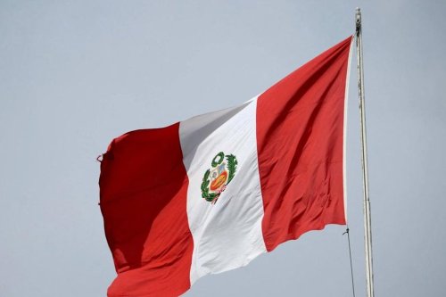 Peru Siapkan Aturan Kontroversial di Sekolah: Siswi Dilarang Pakai Kutek dan Rok Pendek