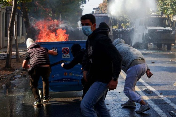 Demo di Tirana Makin Brutal, Polisi Albania Pakai Peluru Karet untuk Pertama Kali