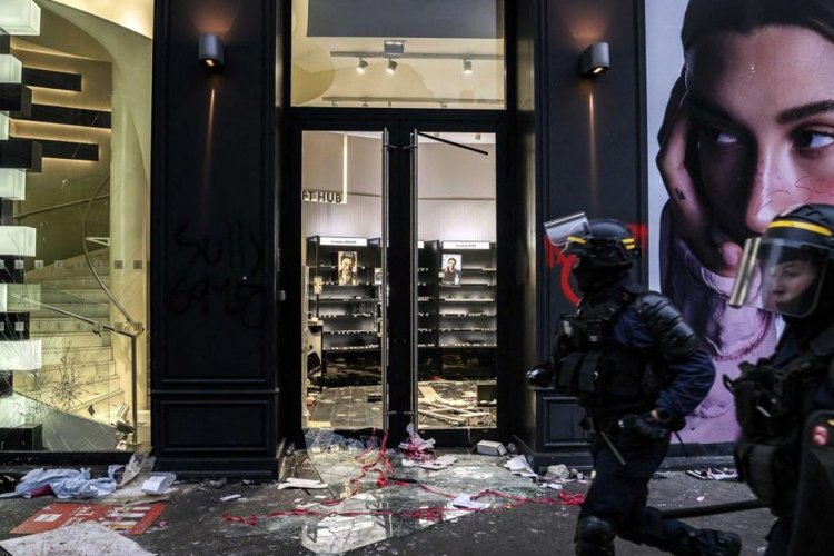 Demo Biaya Hidup di Prancis Berujung Ricuh, Toko Apple hingga Foot Locker Dijarah