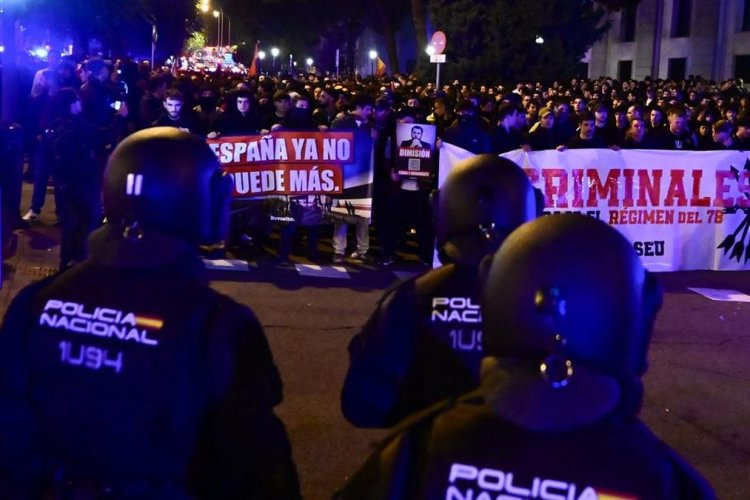 68 Tewas dalam Tabrakan Kereta Cepat Spanyol, 1.500 Demonstran Kepung Kementerian dan Bentrok dengan Polisi