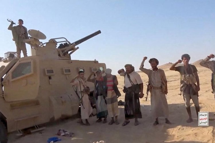 Houthi Klaim Serang Bandara Riyadh dan Kilang Aramco, Pakistan-Turki Sepakat Kirim Pasukan ke Saudi