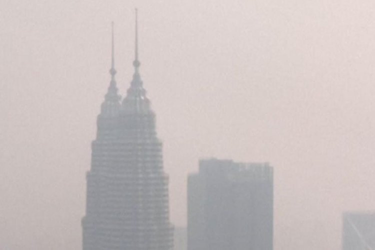 Kualitas Udara Kuala Lumpur Memburuk, Kabut Asap Karhutla Indonesia Selimuti Ibu Kota Malaysia