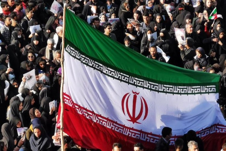Menhan Baru Iran Peringatkan AS: Serang Kami, Kawasan Ikut Hancur