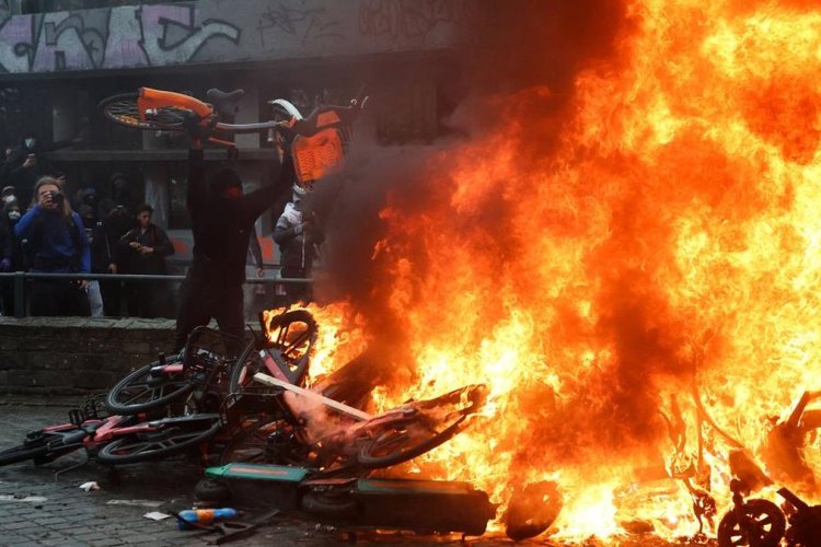 Ribuan Warga Brussel Turun ke Jalan Protes Kebijakan Penghematan Anggaran PM Belgia