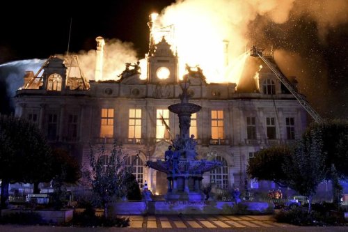 Demo Berujung Rusuh, Pemerintah Prancis Terapkan Jam Malam di Paris hingga Nice