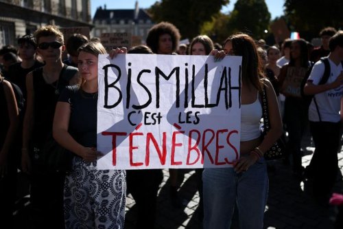 Slogan Aneh 'Bismillah, Ini Kegelapan' Gegerkan Demo Pelajar Prancis, Ada Apa Sebenarnya?