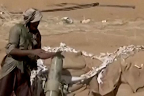 Houthi Beberkan Rekaman Pertempuran di Gurun Marib, Kendaraan Militer Terlihat Meledak Terbakar
