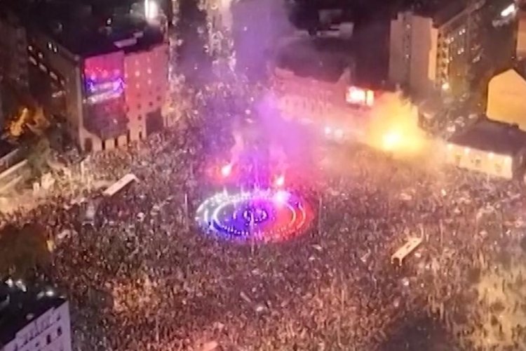 Dominasi Sejak 2014 Berakhir, Warga Beograd Sorak-sorai Rayakan Kekalahan Vucic