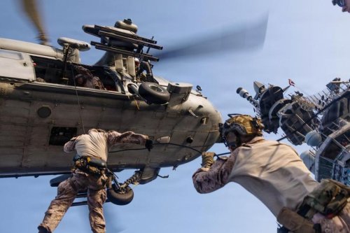 Helikopter Militer AS Putus Kontak di Laut Merah, Sinyal Darurat Terdeteksi Dekat Yanbu