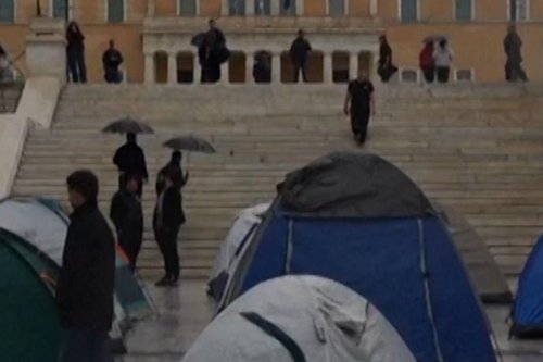 Mahasiswa Yunani Dirikan Tenda di Depan Parlemen, Tuntut Biaya Pendidikan dan Hunian Turun