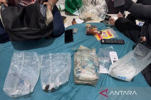 Polisi Bekuk Dua Pria di Kebon Jeruk, 1,5 Kilogram Sabu Disita dari Kontrakan