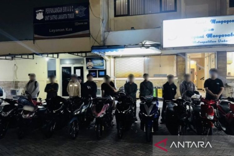 Patroli Dini Hari di Duren Sawit Bubarkan Kerumunan, 10 Motor Diamankan ke Polres Jaktim