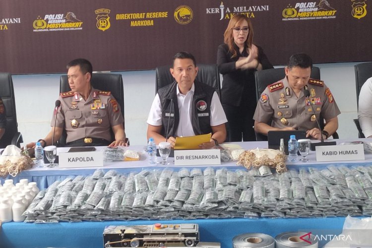 Dua Pabrik Ilegal di Sukoharjo Digerebek, 7,8 Juta Butir Tramadol dan 69 Ton Bahan Baku Disita