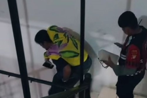 Wanita Lemas di Kamar Kos Diselamatkan Polisi Usai Telepon 110, Ternyata Derita Penyakit Ini
