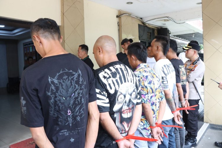 Motor Diserempet Enam Pria, Eko Nyaris Terjatuh lalu Ditarik Kerah Baju, Lima Debt Collector Ditangkap