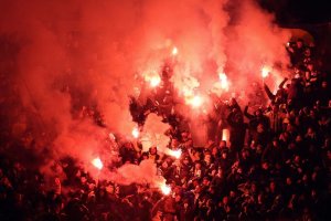 Derbi Istanbul Memanas: Galatasaray vs Fenerbahce Berakhir Ricuh dan Adu Jotos