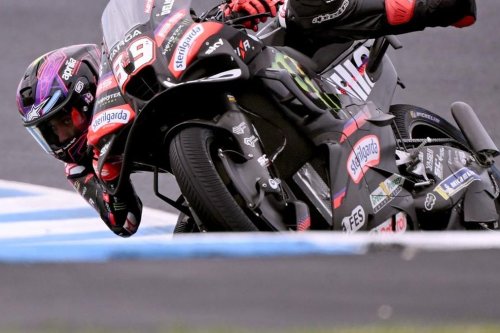 Cedera Patah Tulang Belum Pulih, Bos Aprilia Ragu Martin Turun di Sepang