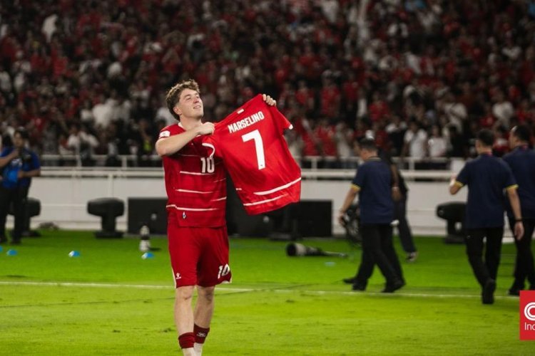 Ole Romeny Bawa Jersey Marselino Ferdinan ke Lapangan Usai Indonesia Juara FIFA ASEAN Cup 2026