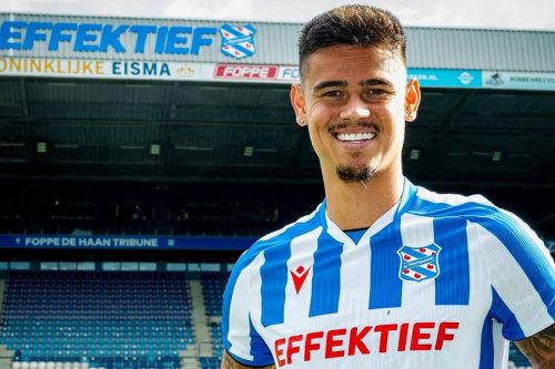 Mees Hilgers Akhirnya Masuk Skuad Heerenveen, tapi Debutnya Harus Tertunda