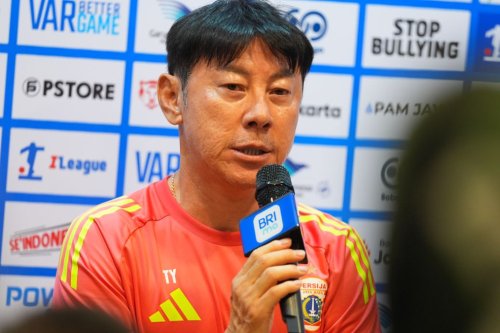 Persija Comeback Tekuk Persik, Shin Tae Yong Soroti Kondisi Rumput JIS
