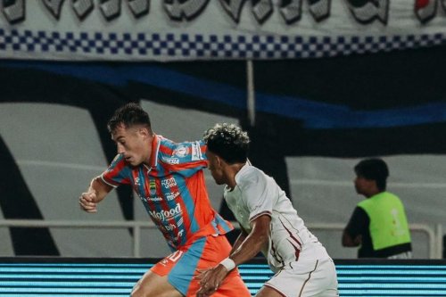 Persib Menang Dramatis 2-1 atas Garudayaksa, Gol Adam Alis di Injury Time Jadi Penentu