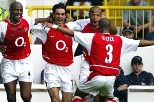 Pires Bersyukur Neville Absen, Kenang Duel Panas Arsenal vs MU di Jakarta