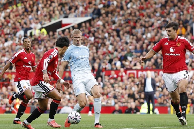 Dua Laga Panas Liga Inggris Akhir Pekan Ini: MU Tantang Tottenham, Liverpool Uji Rekor Sempurna Man City