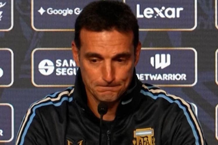 Scaloni Tak Kuasa Menahan Tangis Saat Lepas Messi dari Timnas Argentina