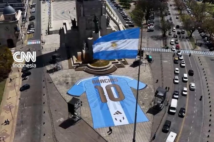 Jersei Raksasa Messi Sepanjang 30 Meter Dibentangkan di Monumen Bendera Argentina, Simbol Perpisahan Penuh Haru