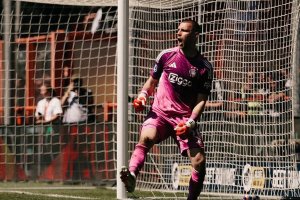 Peluang Emas Maarten Paes di Ajax: Bisa Ikuti Jejak Verdonk di Kompetisi Eropa