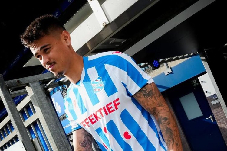 Heerenveen Pesta Gol 4-0, Mees Hilgers Masih Menunggu Debut di Liga Belanda