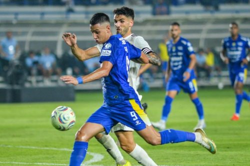 Persib Menang Tipis 1-0 atas Persik, Igor Tolic Ogah Banyak Komentar