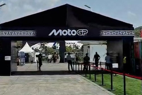 Paddock Mandalika Diserbu Penggemar, Raul Fernandez Rebut Pole Jelang Sprint Race
