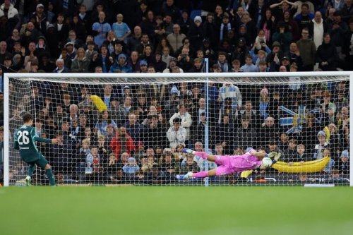 Man City Tersungkur Dulu, Rulli Jadi Pahlawan Lewat Adu Penalti Kontra Brighton