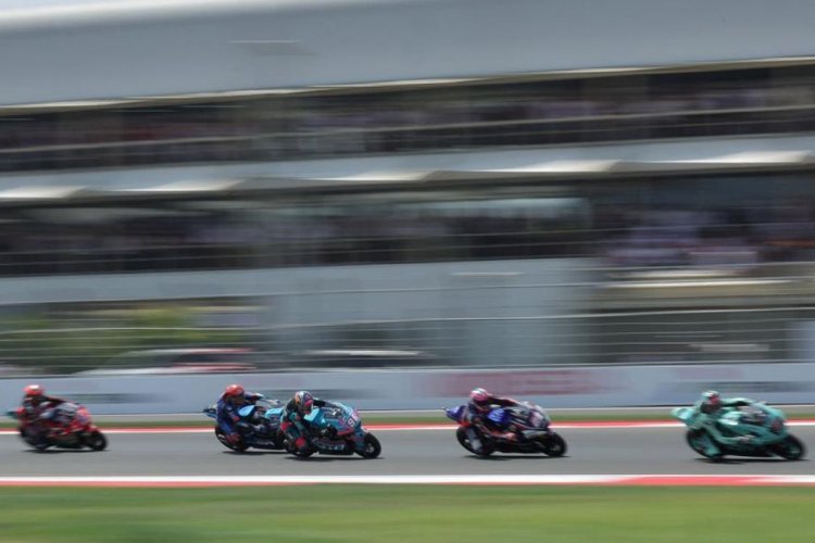 Balapan Moto2 Mandalika Berlangsung Dramatis, Izan Guevara Keluar sebagai Juara