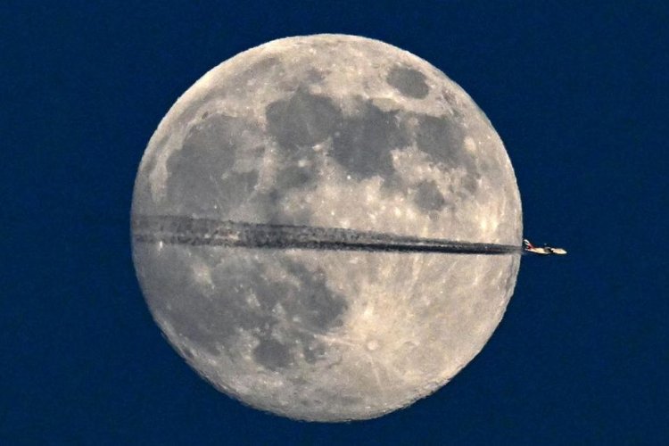 Bukan Cuma Mengorbit, Bulan Ternyata Menyusut Perlahan dan Ilmuwan Temukan Pemicunya