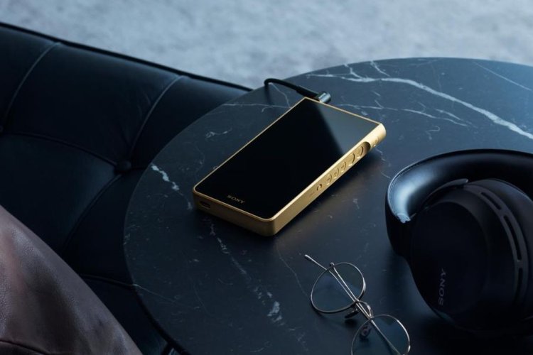 Bukan Disuntik Mati, Sony Justru Luncurkan Walkman Emas Rp74,8 Juta