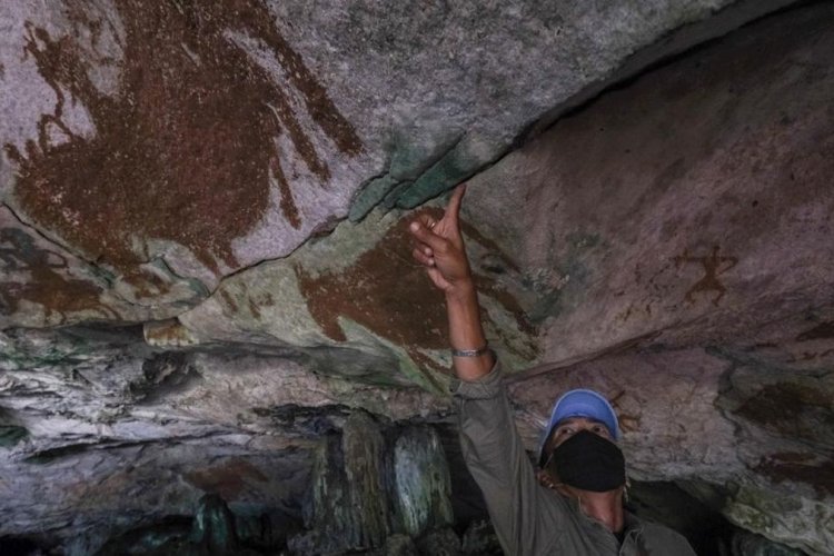 Api Makin Dekat, Lukisan Gua Tertua Dunia di Sulawesi Terancam Panas dan Asap Karhutla