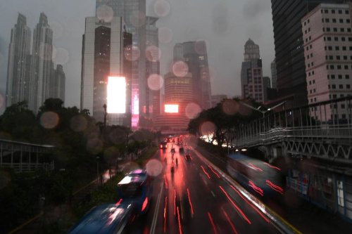 BMKG Peringatkan Musim Hujan Mundur 30 Hari, Waspadai Banjir dan Longsor Akhir Tahun