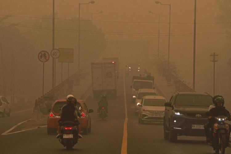 BRIN Uji Dry Ice Redam Asap Karhutla, Efektifkah Melemahkan Lapisan Inversi?