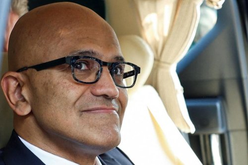 CEO Microsoft Desak Standar Baru AI, Sebut Sistem Canggih Wajib Punya Rem Darurat