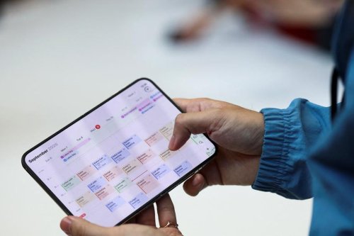 Layar iPhone Duo Retak di Garis Lipatan, Sejumlah Pengguna Ramai-Ramai Mengeluh