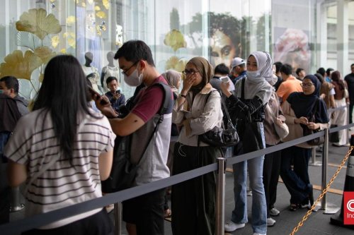 Penjualan Perdana iPhone 18 Pro di Indonesia Diserbu Warga Sejak Pagi