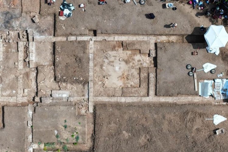 Arkeolog Temukan Aula Mosaik Berusia 2.400 Tahun, Diduga Tempat Aristoteles Mengajar Alexander Agung